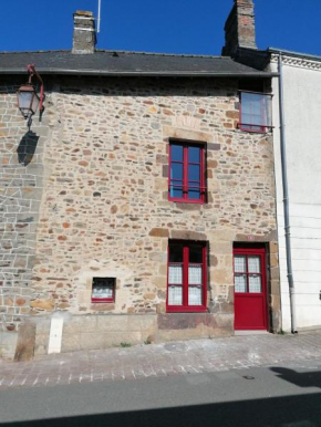 Home, Saint Léonard des bois